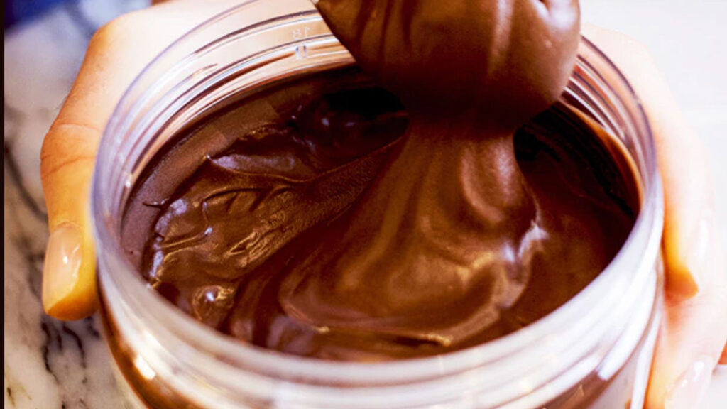 Creme de Avelã Le Antoní: zero açúcar, vegano e delicioso, ideal para saborear puro ou em receitas especiais